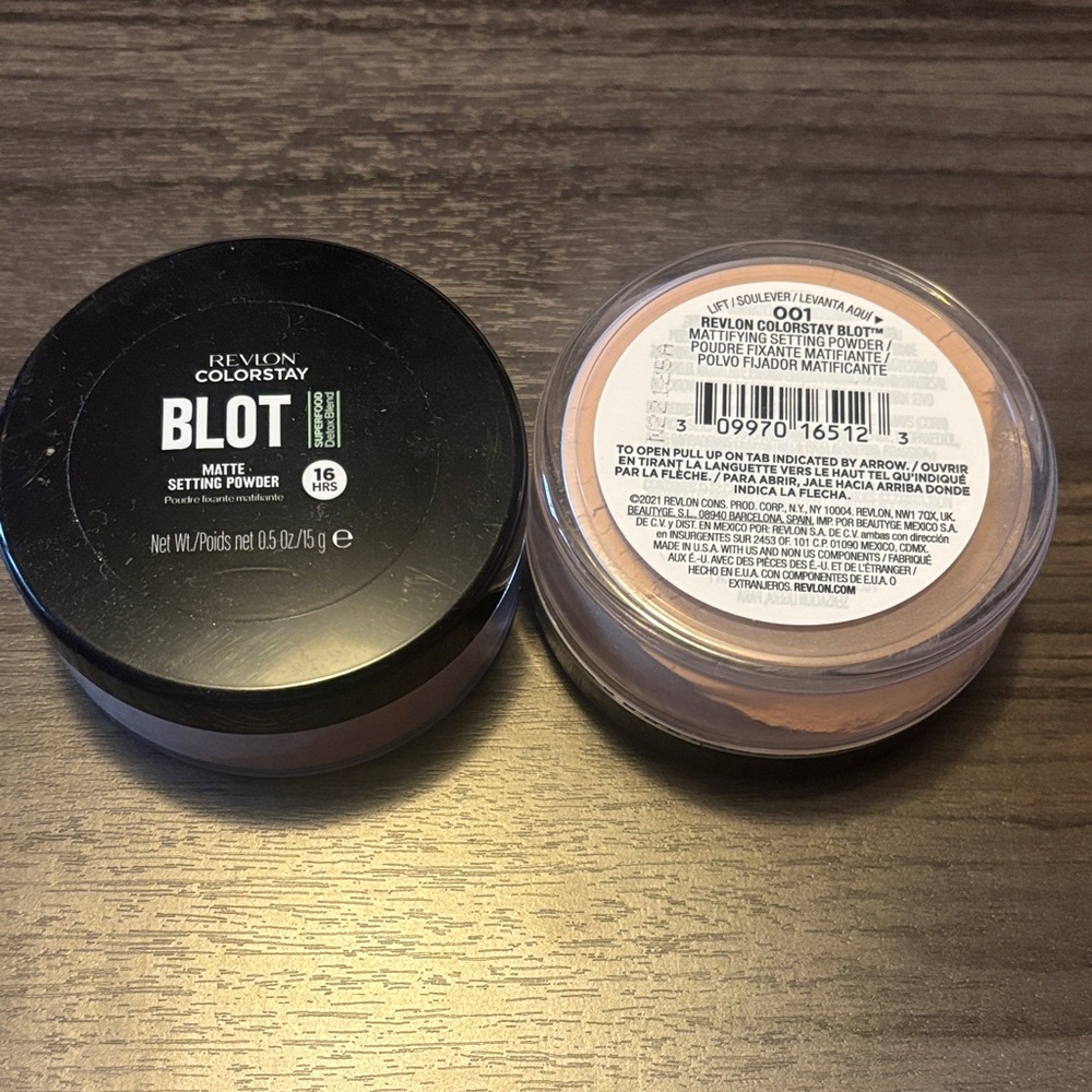 Revlon ColorStay Blot Matte Powder in Black and Tan: color 001